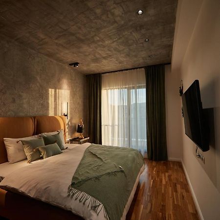 Quiboo Cosmopolit Apartment Brasov Bagian luar foto