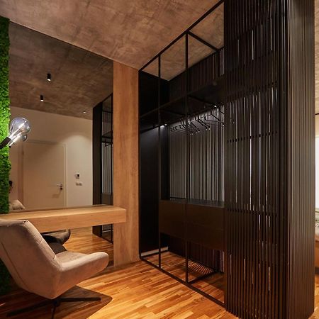 Quiboo Cosmopolit Apartment Brasov Bagian luar foto