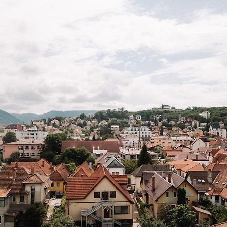 Quiboo Cosmopolit Apartment Brasov Bagian luar foto