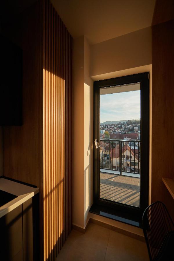 Quiboo Cosmopolit Apartment Brasov Bagian luar foto