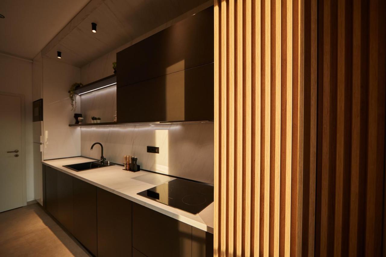 Quiboo Cosmopolit Apartment Brasov Bagian luar foto
