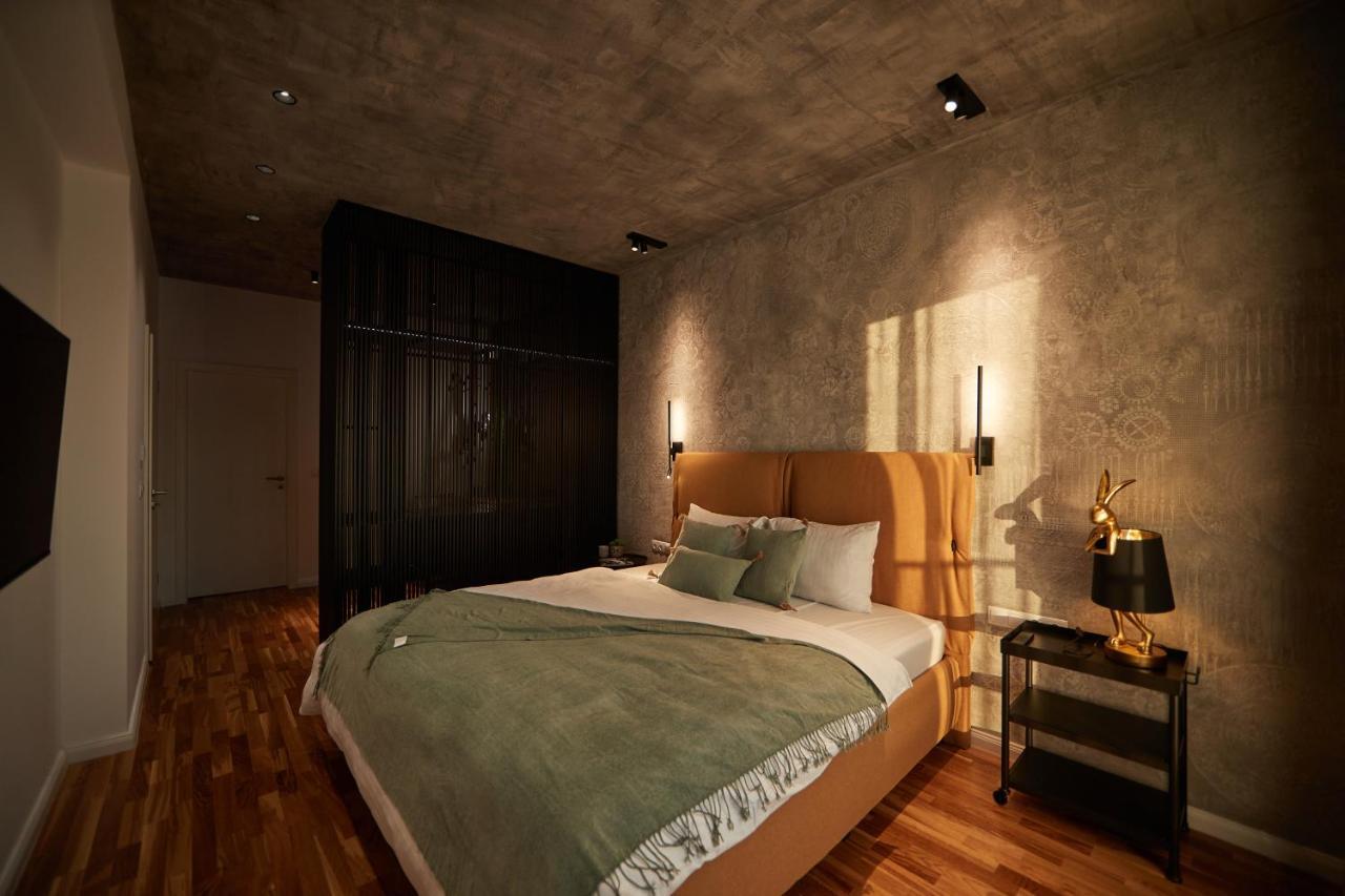 Quiboo Cosmopolit Apartment Brasov Bagian luar foto