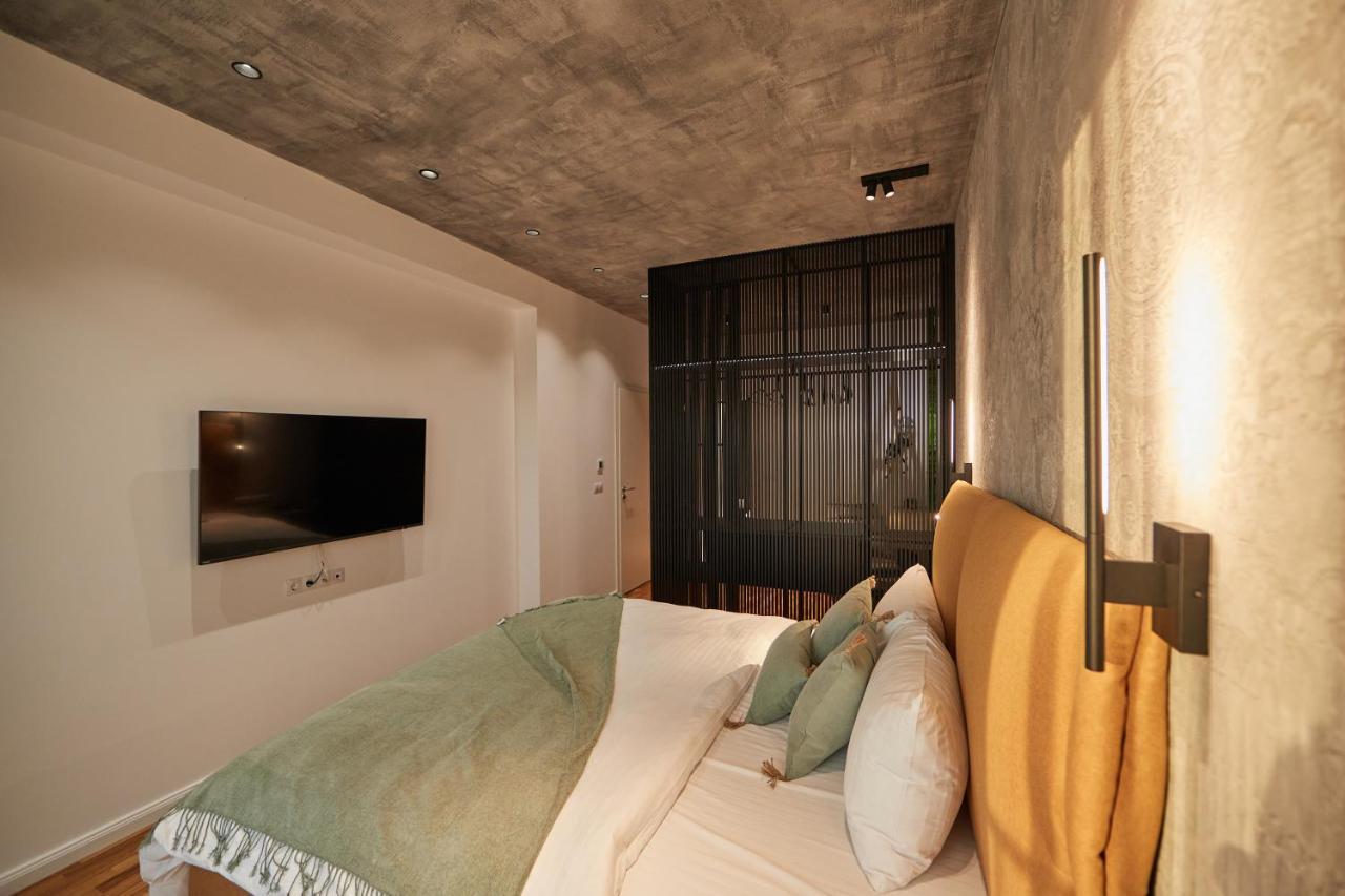 Quiboo Cosmopolit Apartment Brasov Bagian luar foto