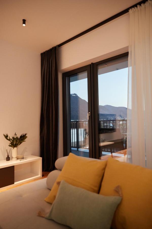Quiboo Cosmopolit Apartment Brasov Bagian luar foto