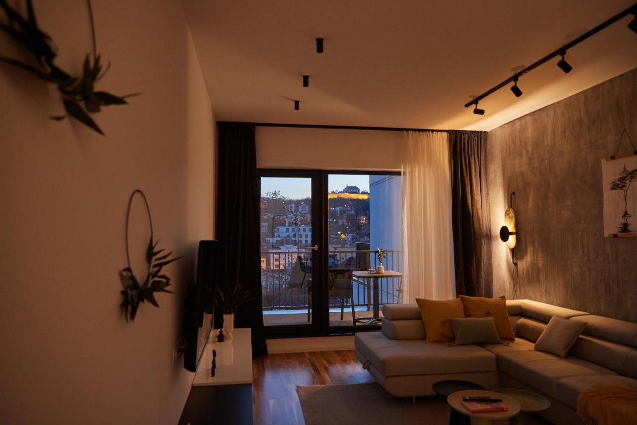 Quiboo Cosmopolit Apartment Brasov Bagian luar foto