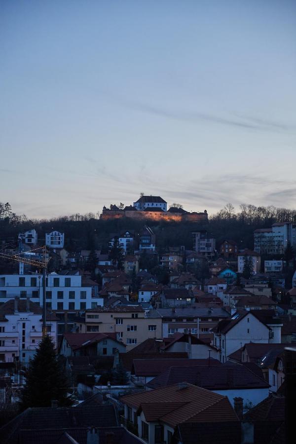 Quiboo Cosmopolit Apartment Brasov Bagian luar foto