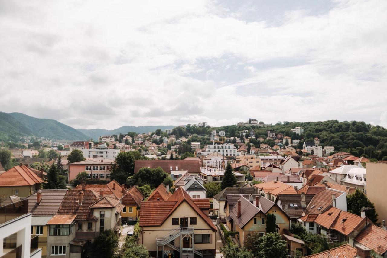 Quiboo Cosmopolit Apartment Brasov Bagian luar foto