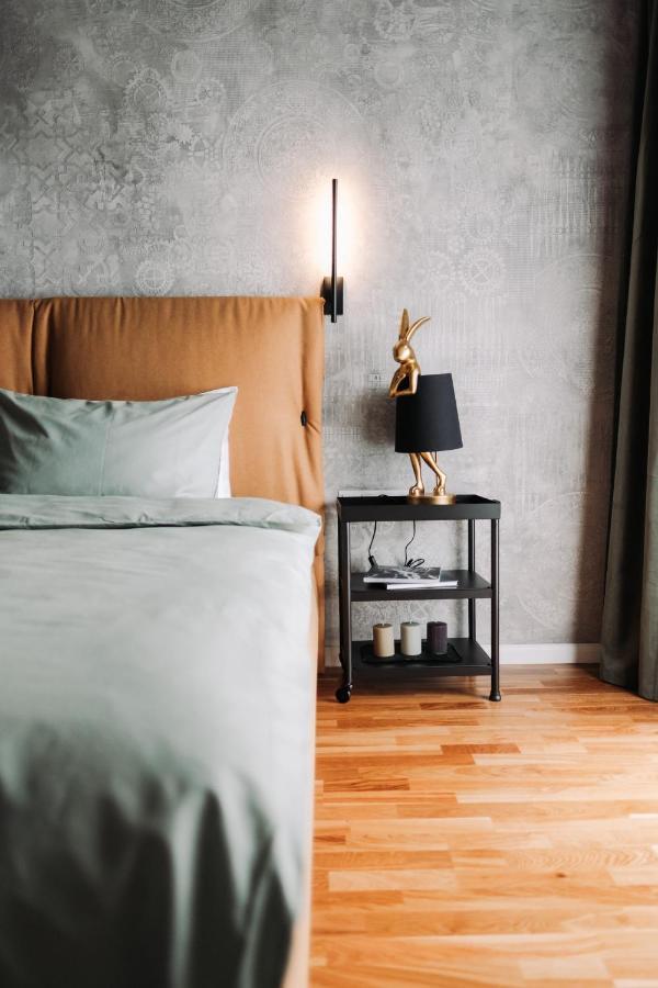 Quiboo Cosmopolit Apartment Brasov Bagian luar foto