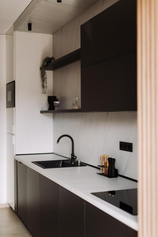 Quiboo Cosmopolit Apartment Brasov Bagian luar foto