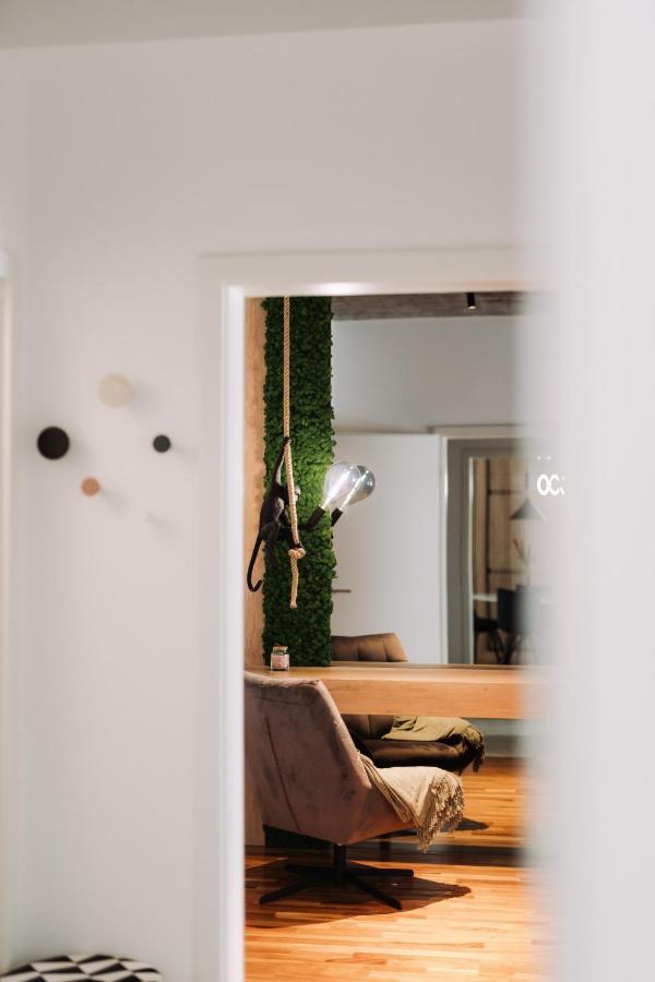 Quiboo Cosmopolit Apartment Brasov Bagian luar foto