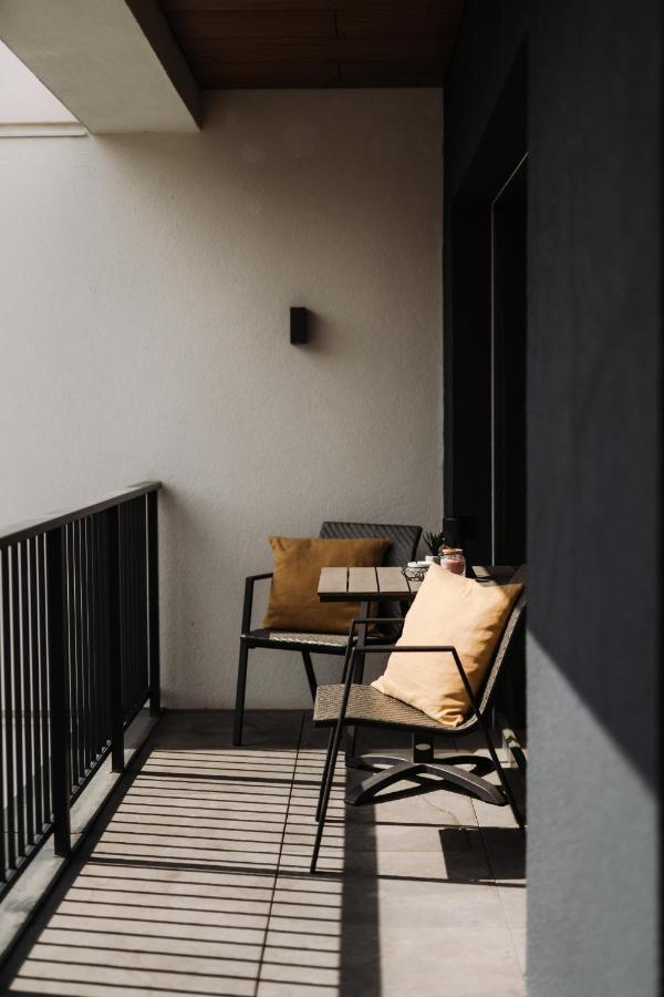 Quiboo Cosmopolit Apartment Brasov Bagian luar foto