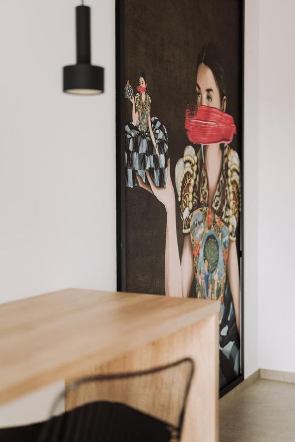 Quiboo Cosmopolit Apartment Brasov Bagian luar foto